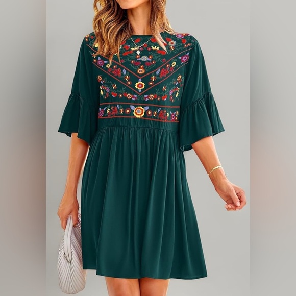 Kirundo Women’s Green Embroidered Boho Dress M Bell Sleeves Floral Tiered DB - Picture 1 of 11